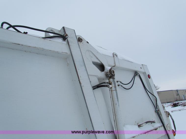 image for item AJ9478 1999 Apollo McClain E-Z Pack refuse truck bed
