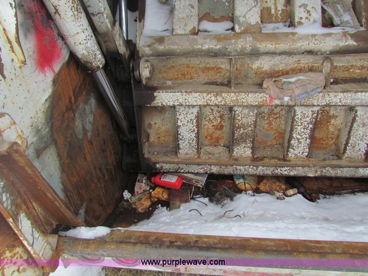 image for item AJ9478 1999 Apollo McClain E-Z Pack refuse truck bed