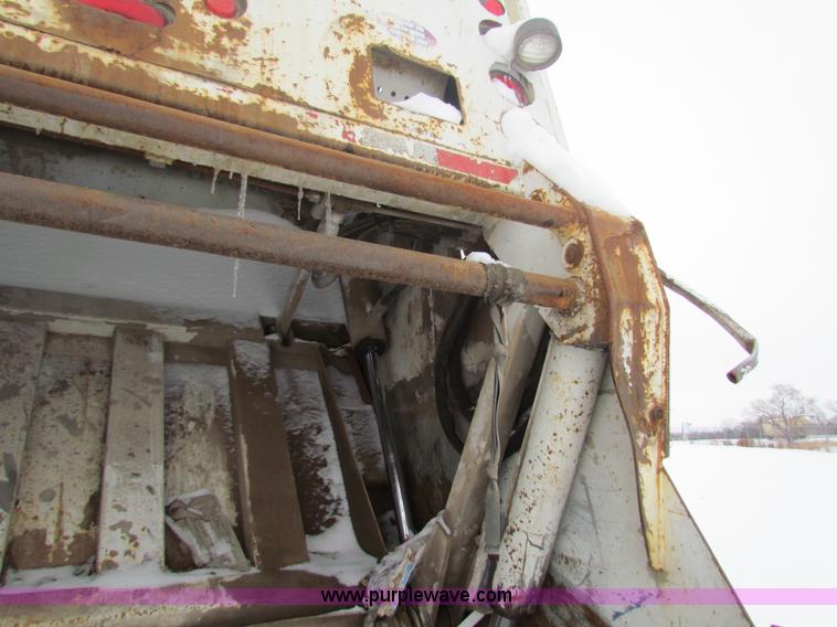 image for item AJ9478 1999 Apollo McClain E-Z Pack refuse truck bed