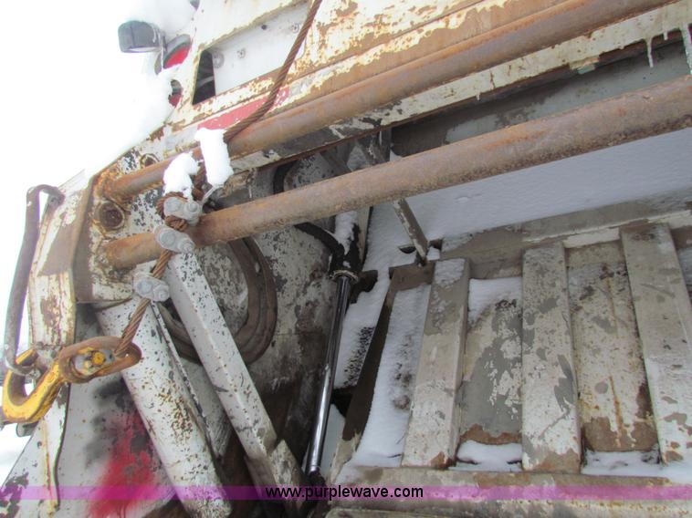 image for item AJ9478 1999 Apollo McClain E-Z Pack refuse truck bed