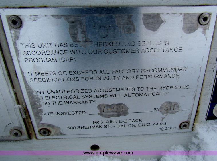 image for item AJ9478 1999 Apollo McClain E-Z Pack refuse truck bed