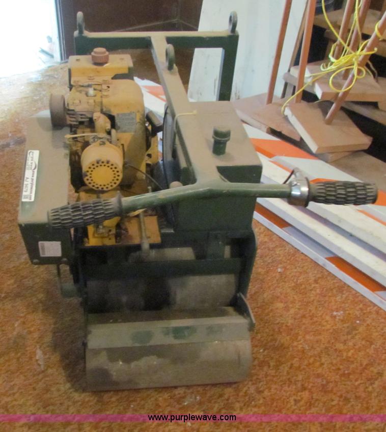 image for item AJ9479 Motorized roller asphalt equipment