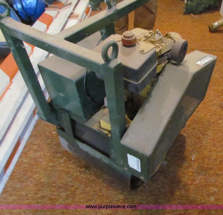 image for item AJ9479 Motorized roller asphalt equipment