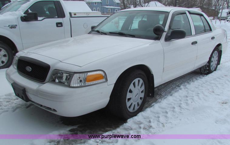 image for item AJ9482 2010 Ford Crown Victoria Police Interceptor