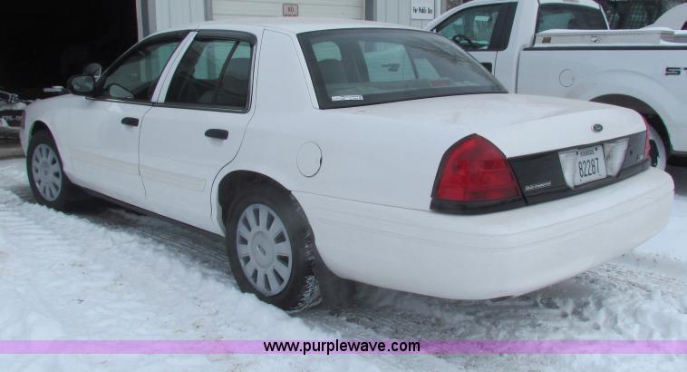image for item AJ9482 2010 Ford Crown Victoria Police Interceptor