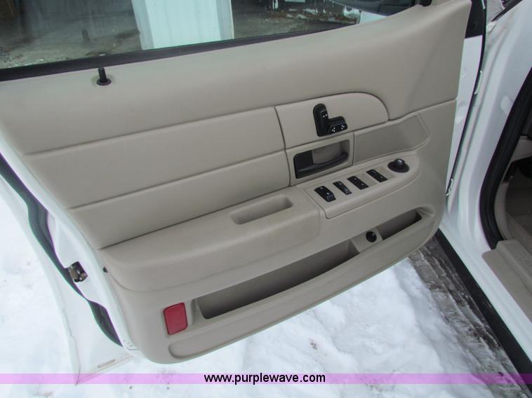 image for item AJ9482 2010 Ford Crown Victoria Police Interceptor