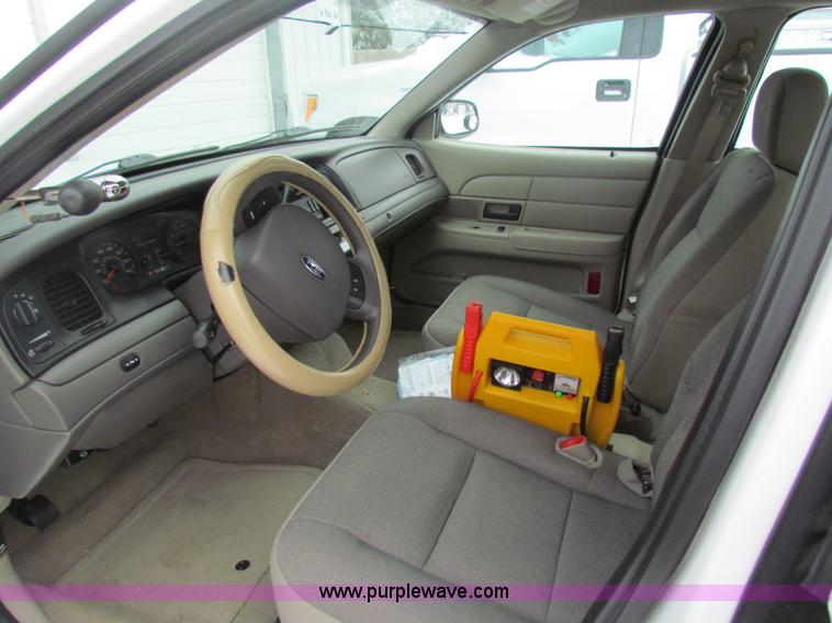 image for item AJ9482 2010 Ford Crown Victoria Police Interceptor
