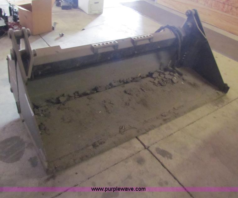 image for item AJ9485 Bobcat 74" 4-N-1 bucket