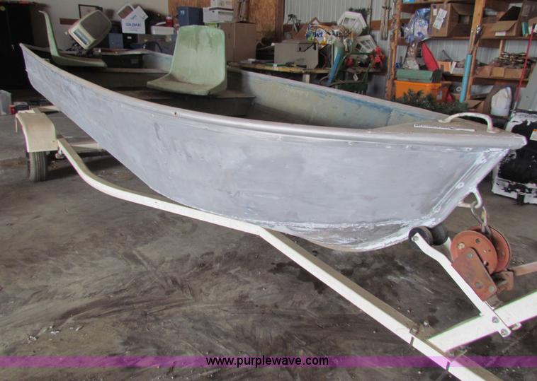 image for item AJ9491 14' aluminum boat