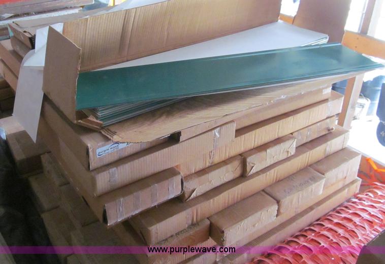 image for item AR9026 Approximately 600 blank metal signs