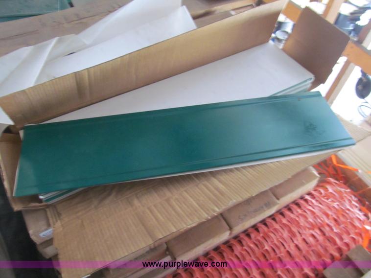 image for item AR9026 Approximately 600 blank metal signs