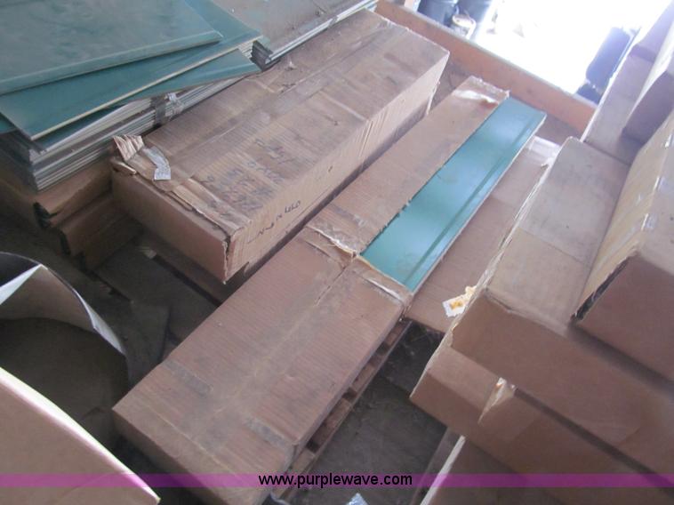 image for item AR9026 Approximately 600 blank metal signs