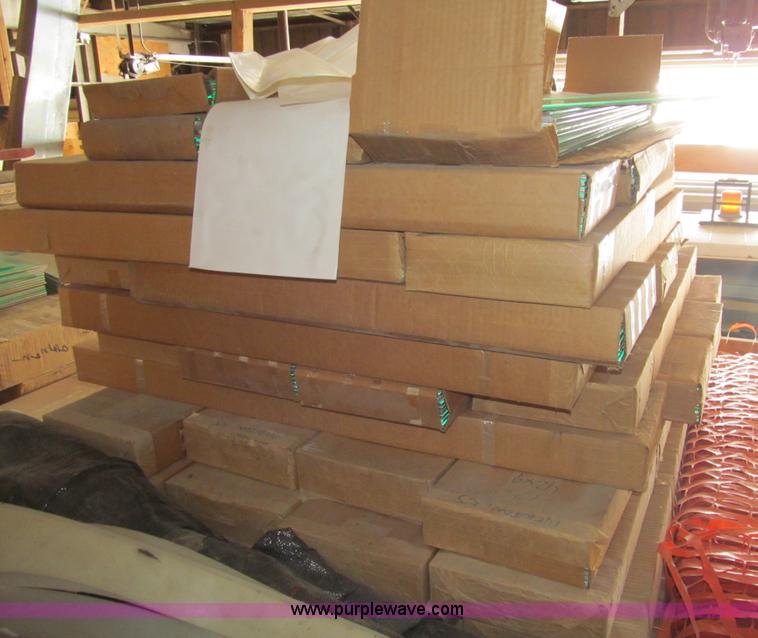 image for item AR9026 Approximately 600 blank metal signs