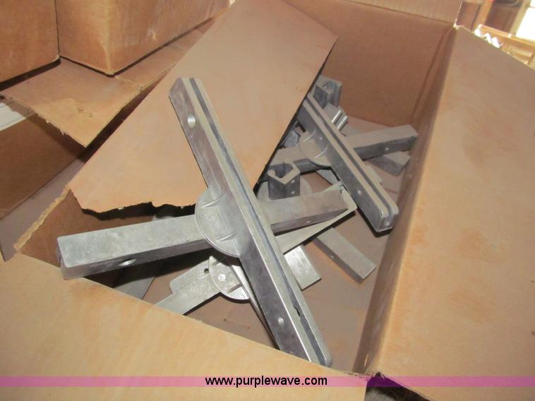 image for item AR9026 Approximately 600 blank metal signs