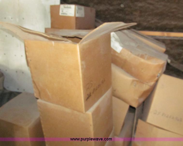 image for item AR9026 Approximately 600 blank metal signs