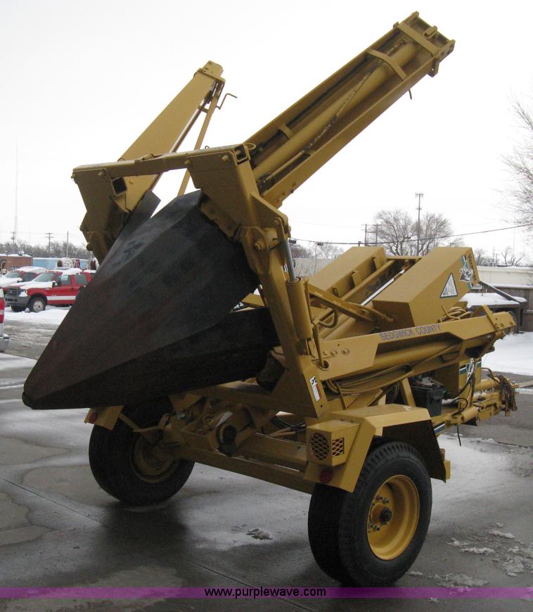 image for item AX9969 Vermeer TS-44A self-contained tree spade