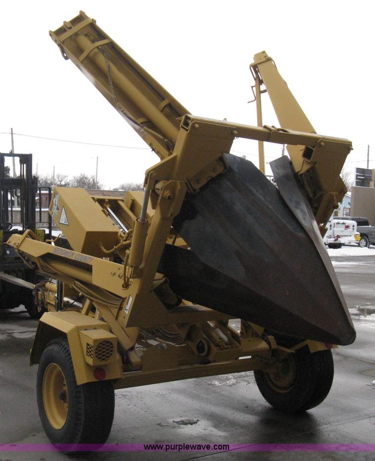 image for item AX9969 Vermeer TS-44A self-contained tree spade