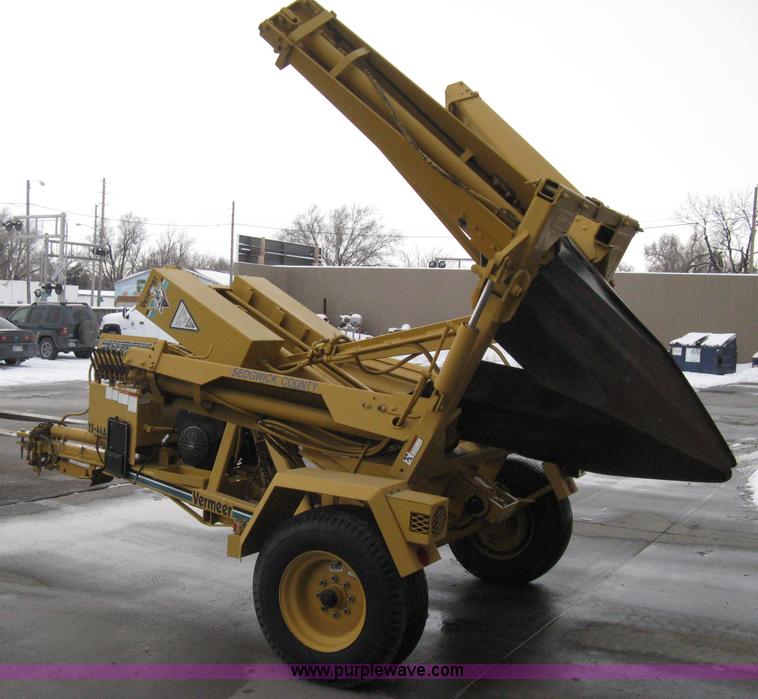 image for item AX9969 Vermeer TS-44A self-contained tree spade