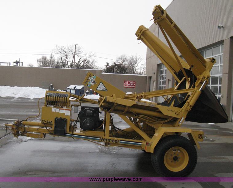 image for item AX9969 Vermeer TS-44A self-contained tree spade