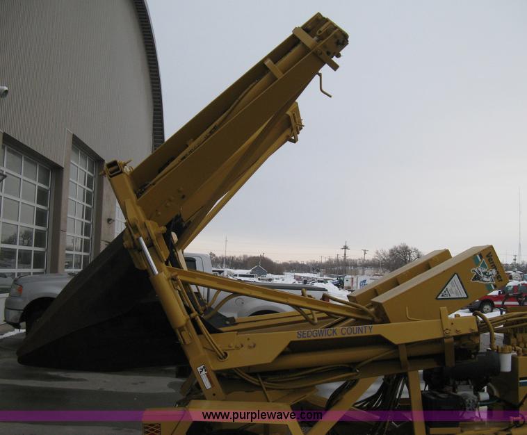 image for item AX9969 Vermeer TS-44A self-contained tree spade