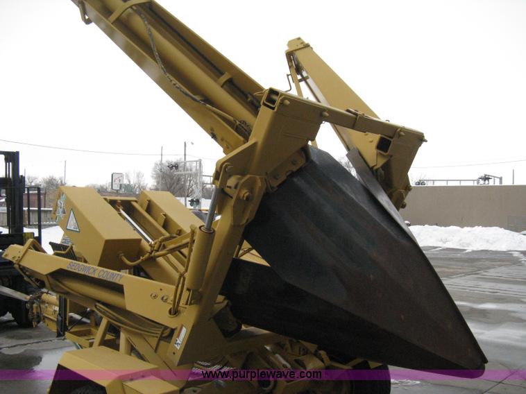 image for item AX9969 Vermeer TS-44A self-contained tree spade