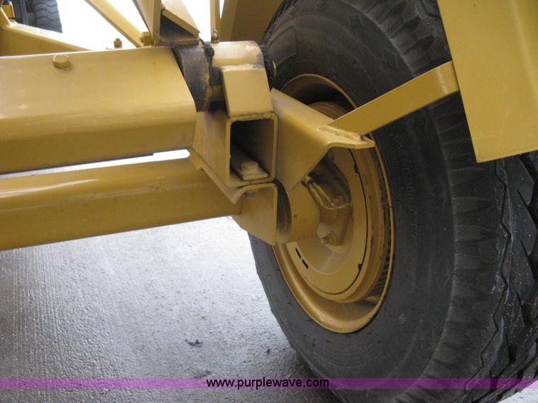 image for item AX9969 Vermeer TS-44A self-contained tree spade