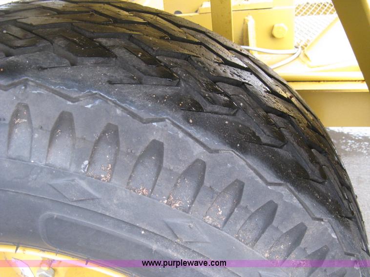 image for item AX9969 Vermeer TS-44A self-contained tree spade