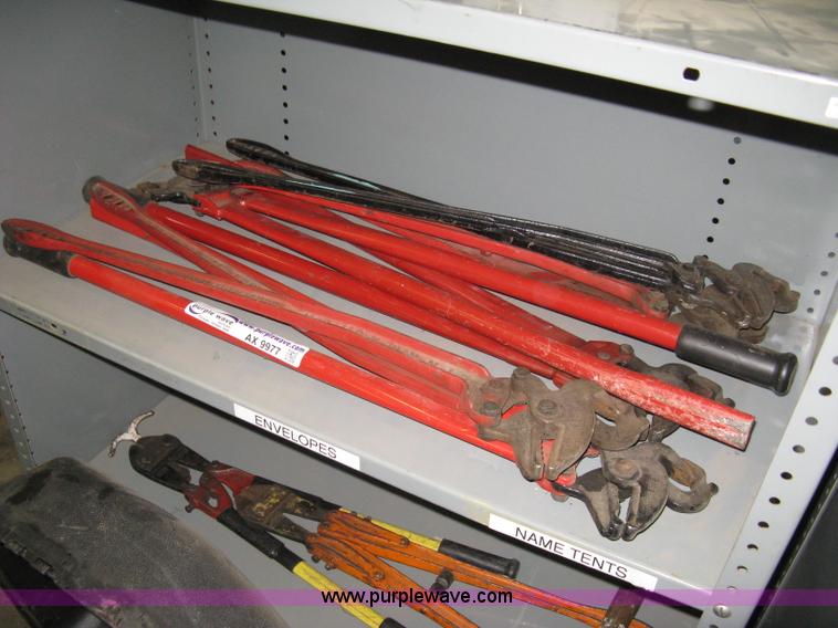 image for item AX9977 Assorted tools