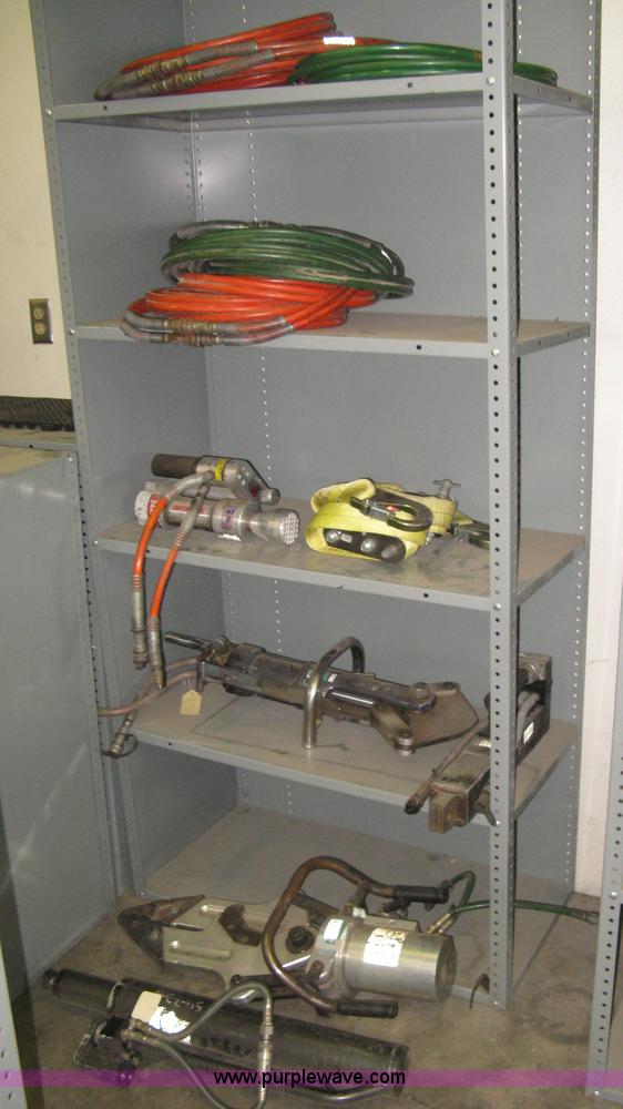 image for item AX9982 Hydraulic rescue tools