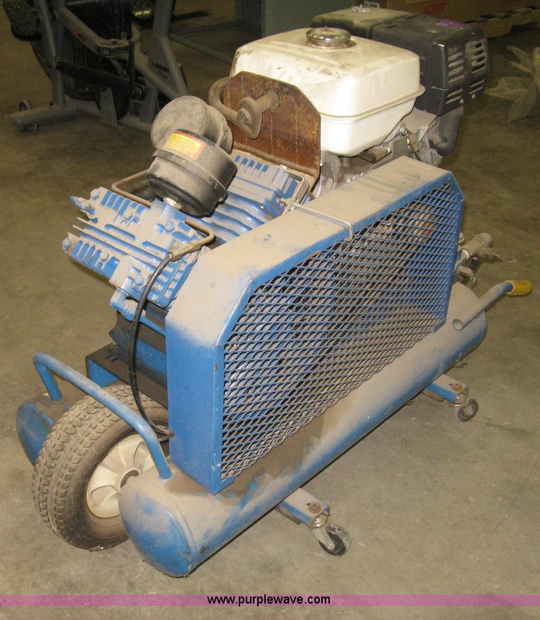 image for item AX9991 Emglo twin cylinder air compressor