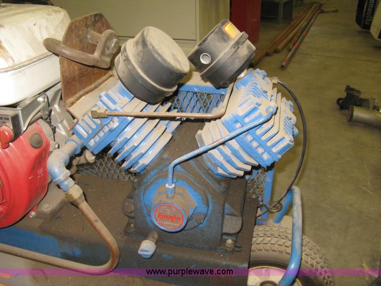 image for item AX9991 Emglo twin cylinder air compressor