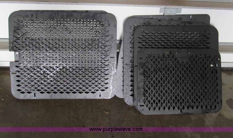 image for item AY9896 Chevrolet Express Van police cage
