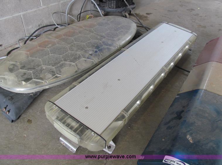 image for item AY9897 (3) emergency light bars