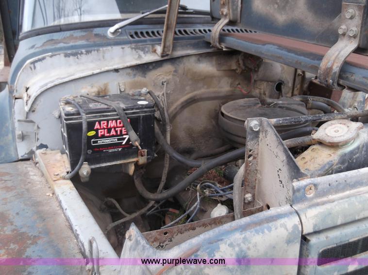 image for item C1762 1971 International Loadstar 1600 dump truck