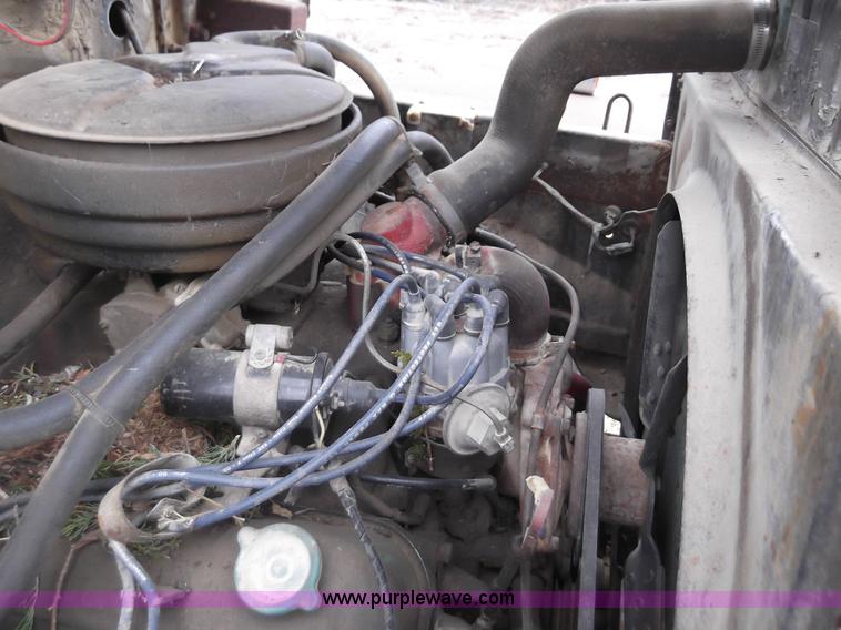 image for item C1762 1971 International Loadstar 1600 dump truck