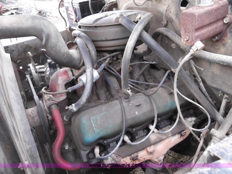 image for item C1762 1971 International Loadstar 1600 dump truck