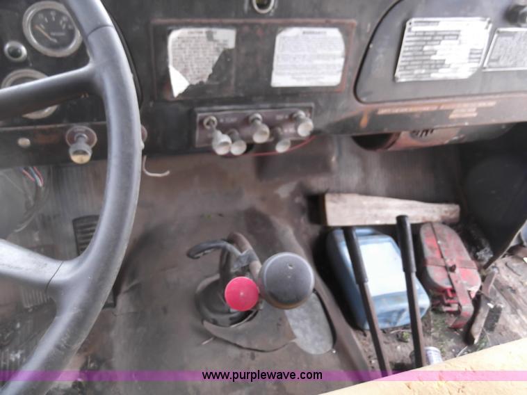 image for item C1762 1971 International Loadstar 1600 dump truck