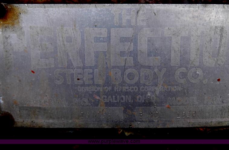 image for item C1762 1971 International Loadstar 1600 dump truck