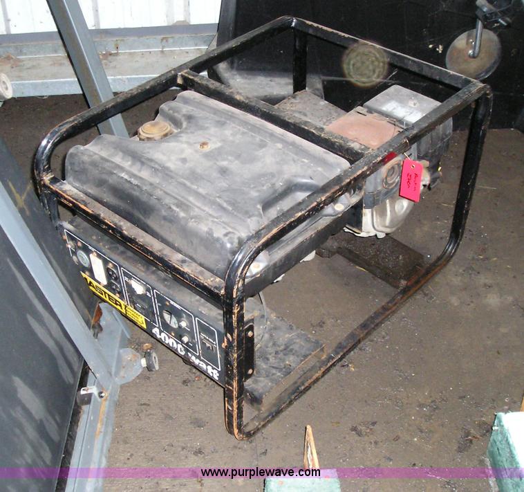 image for item C1793 Assorted outdoor equipment