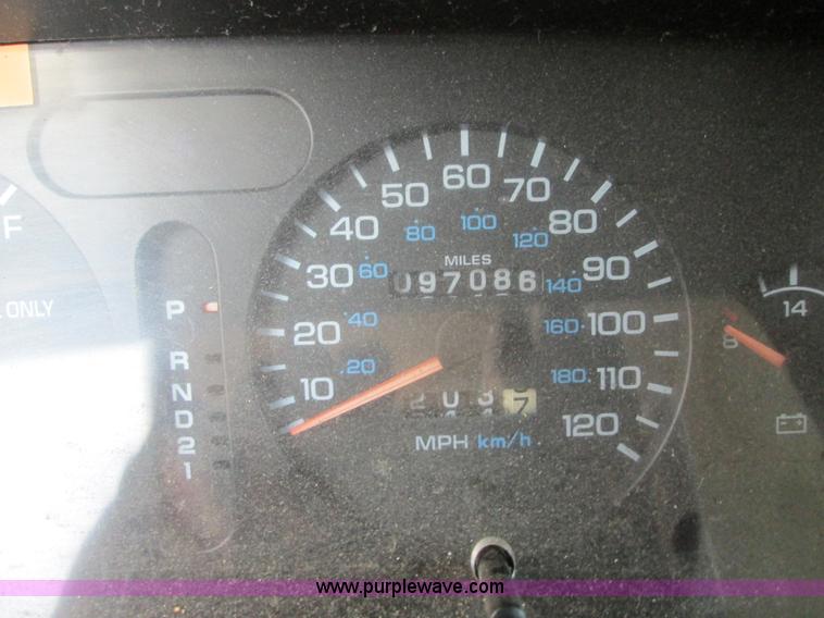 image for item C1830 1996 Dodge Ram 3500 LT box truck