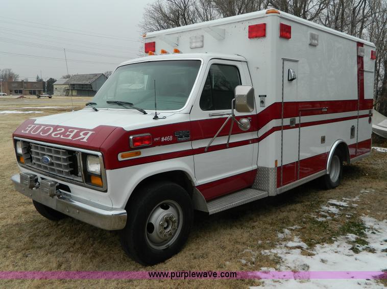 image for item D6086 1991 Ford Econoline E350 ambulance