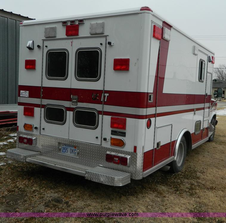 image for item D6086 1991 Ford Econoline E350 ambulance