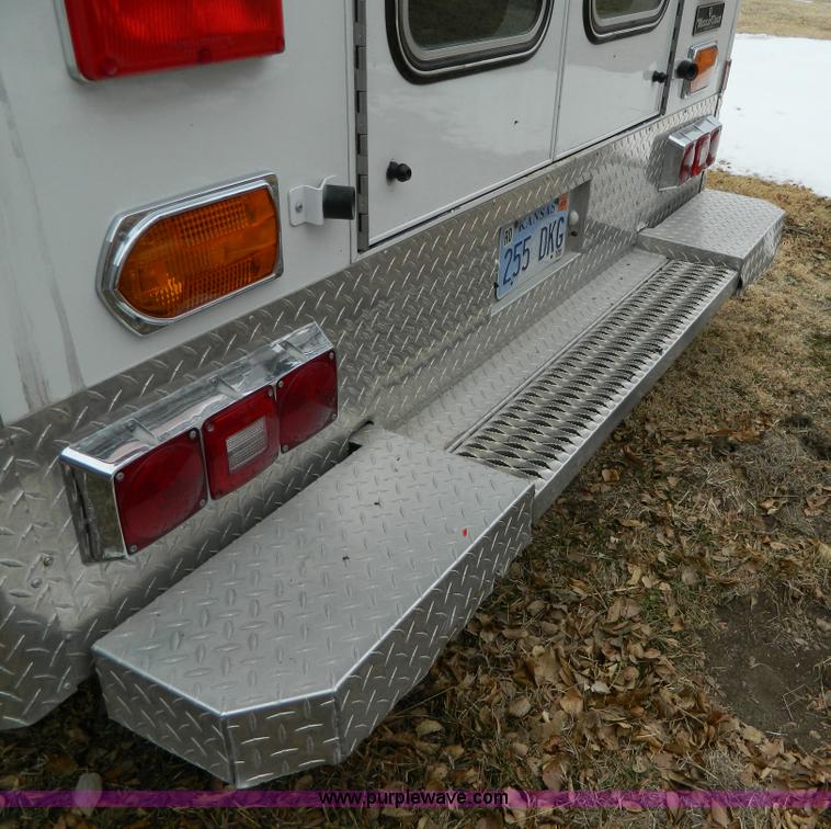 image for item D6086 1991 Ford Econoline E350 ambulance