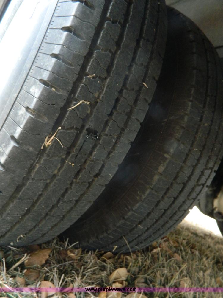 image for item D6086 1991 Ford Econoline E350 ambulance