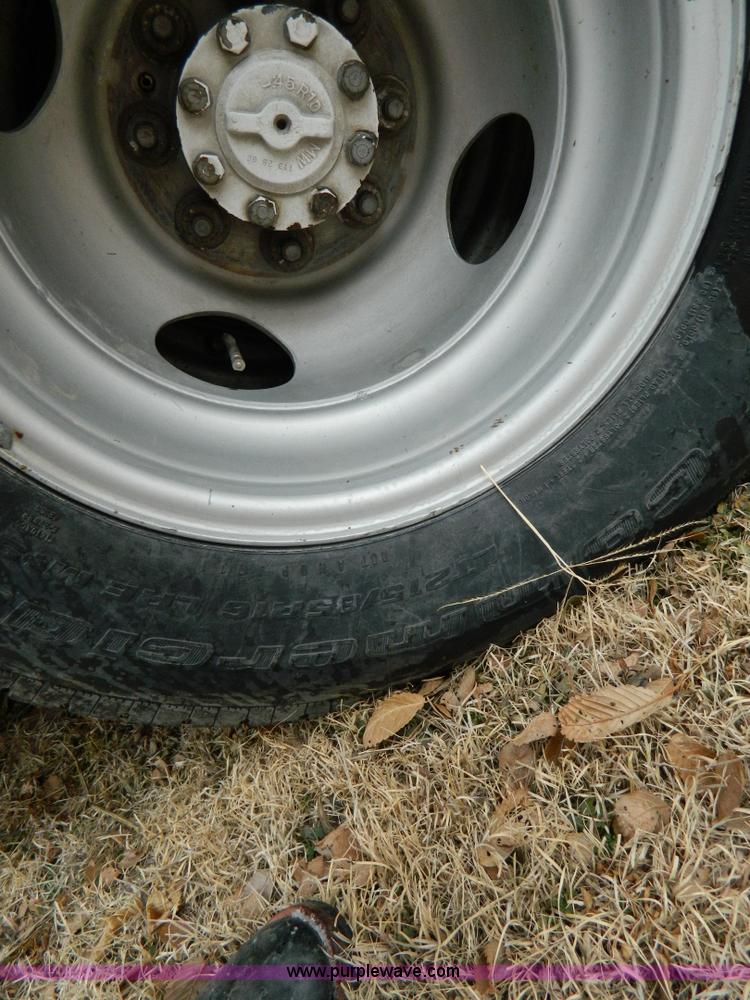 image for item D6086 1991 Ford Econoline E350 ambulance