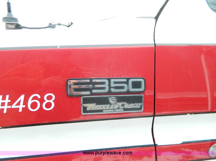 image for item D6086 1991 Ford Econoline E350 ambulance