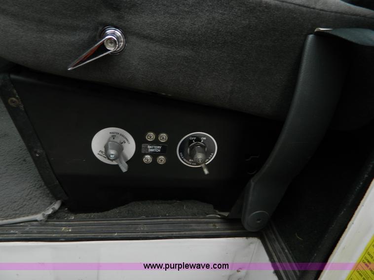 image for item D6086 1991 Ford Econoline E350 ambulance