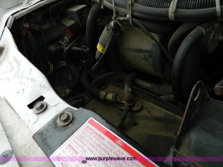 image for item D6086 1991 Ford Econoline E350 ambulance