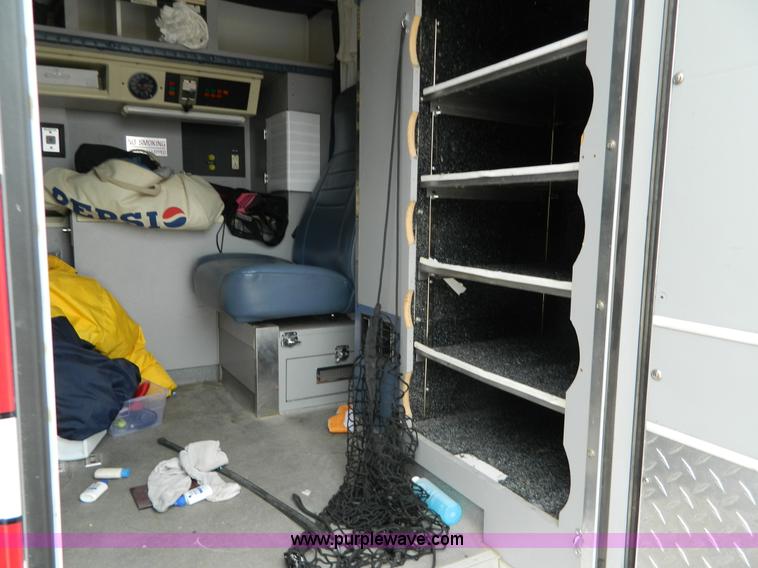 image for item D6086 1991 Ford Econoline E350 ambulance