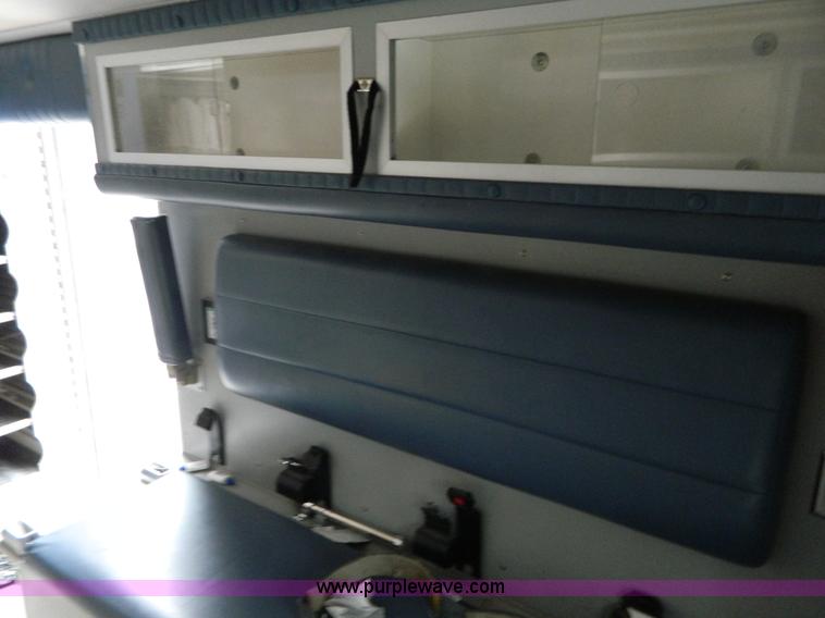 image for item D6086 1991 Ford Econoline E350 ambulance